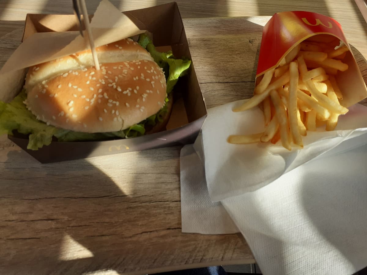 ho voluto provare qualcosa di diverso e ho preso il panino chicken asiago dop senza pomodoro perchè fa cagare il pomodoro