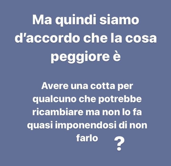 Non per fate la chika mala "bevo x dimmentticarre ????????" per colpa "loro" (storia complicata) me so appena bevuta parecchio vino