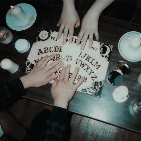 Voglio provare a fare la tavola ouija. Figo 