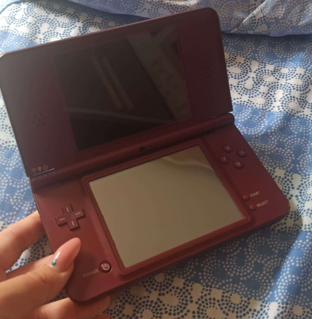 Ragaz ho trovato il mio Nintendo, anzi li ho trovati tutti e due, mi manca il terzo. Li sto caricando ora mi fisso