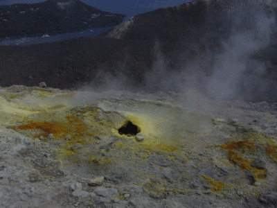 Ma solo io AMO i vulcani? Cioè il mio sogno sarebbe vivere vicino qualche vulcano e assistere alle eruzioni ogni giorno (anche con il rischio di venire ucciso)