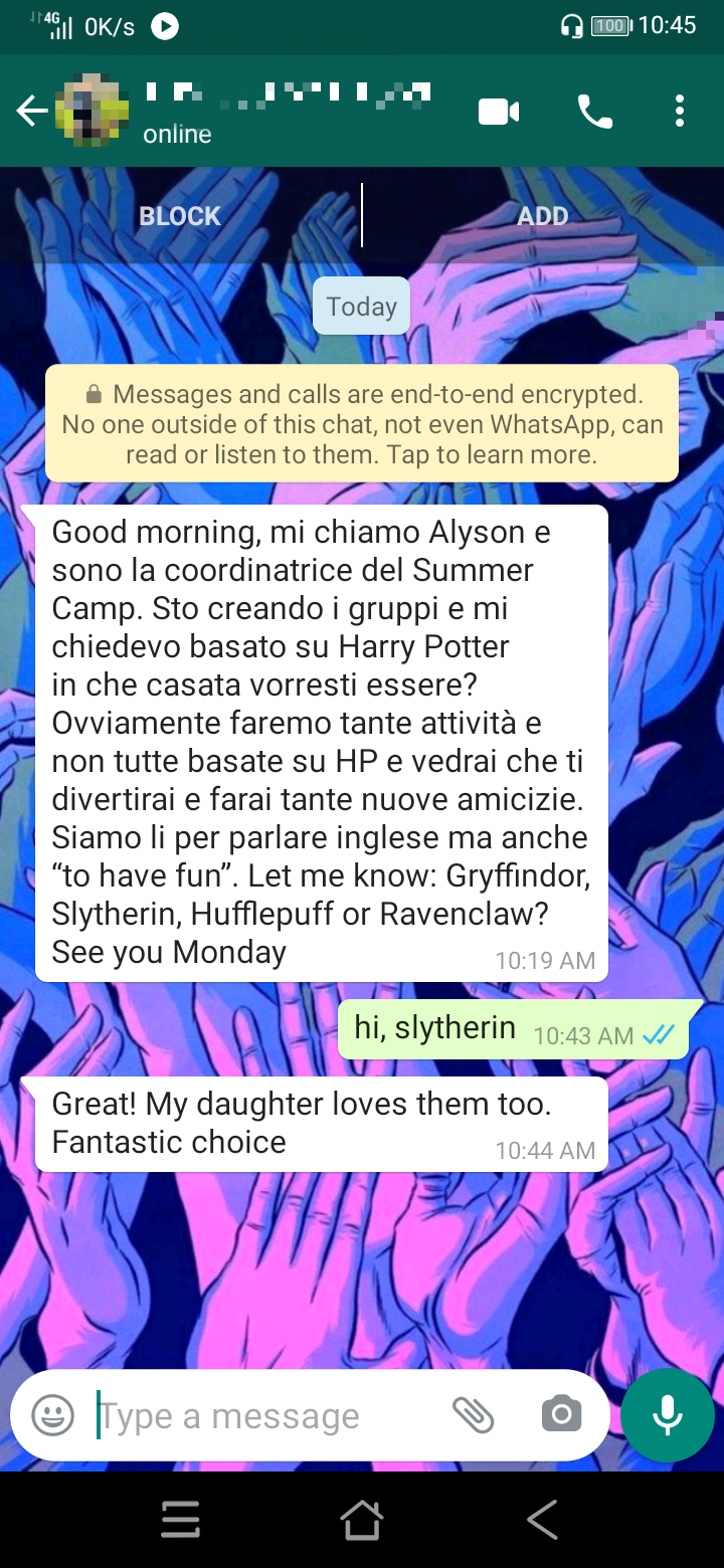 mia madre madre mi obbliga ad andarci, nemmeno mi piace harry potter ed in più SOFFRO DI ANSIA SOCIALE, si può notare quanto fossi in panico dal mio messaggio? 